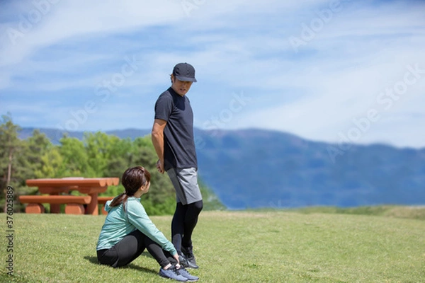 Fototapeta 運動する男女
