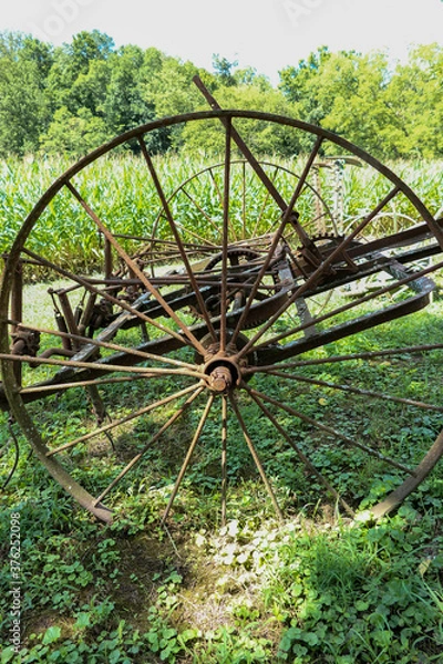 Fototapeta old rusty wheel
