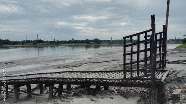 Fototapeta A day out at the riverside