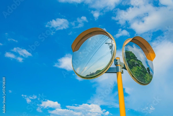 Obraz 真夏の空とカーブミラー