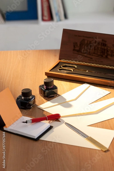 Obraz items on a desk