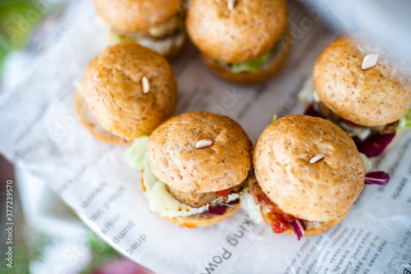 Obraz ミニハンバーガーのピンチョス