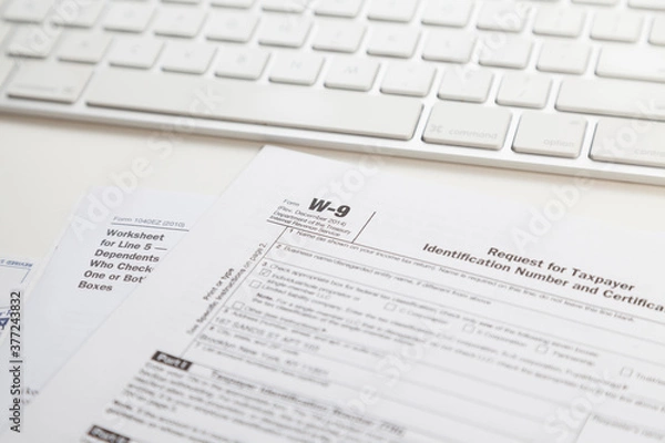 Obraz Tax Return: W-9 Form