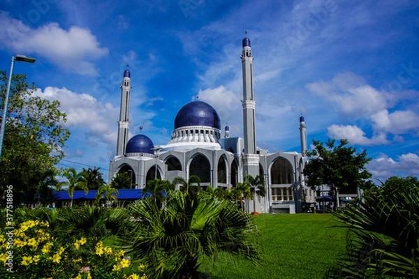 Fototapeta view of Kubang Kerian town in Kota Bharu. Looking over Sultan Ismail Petra Mosque and Pasir Hor - Kubang Kerian interchange bridge.