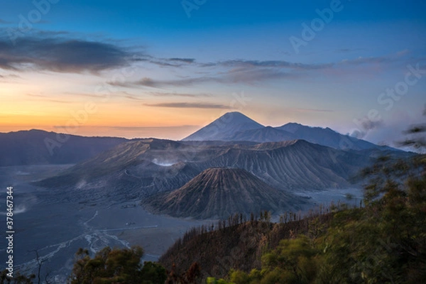 Fototapeta Góra Bromo i widok na kalderę widziany z Pananjakan