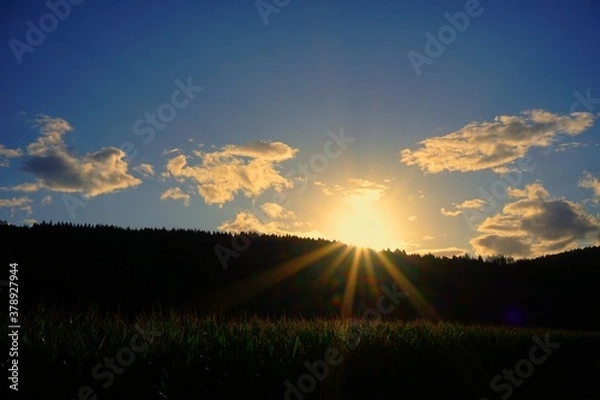 Fototapeta 夕暮れと山