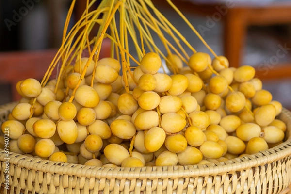 Fototapeta Fresh Date palm in basket