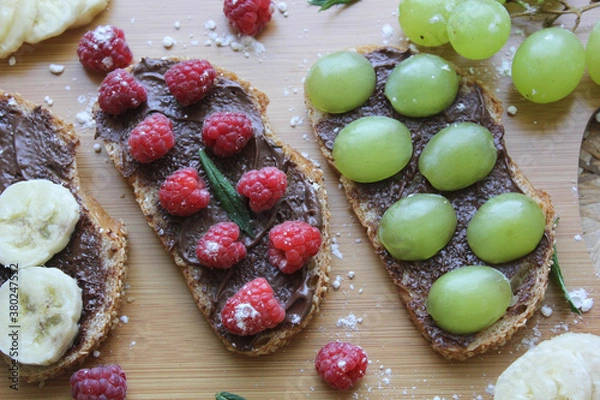 Fototapeta cake with berries and Nutella