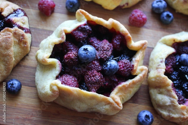 Obraz blueberry pie on a plate