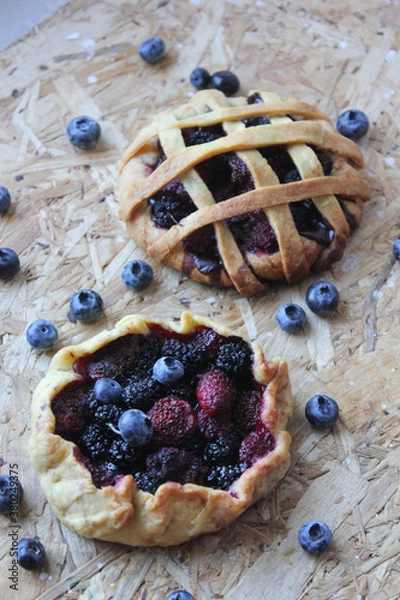 Obraz blueberry pie with blueberries