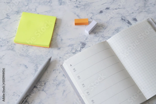 Fototapeta 付箋とスケジュール帳