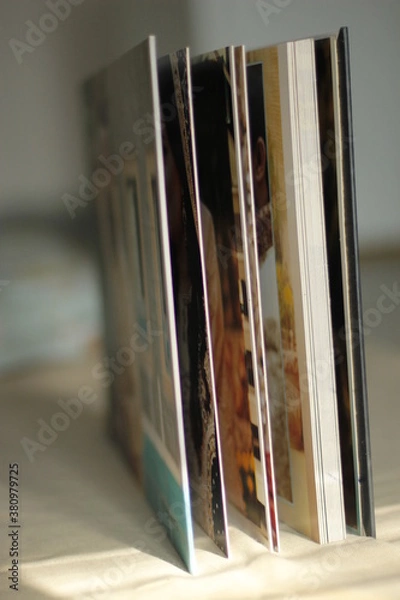 Obraz coffee table book pages