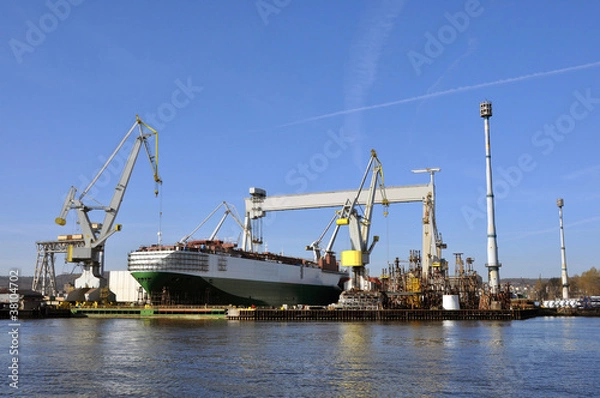Obraz car carrier at docks