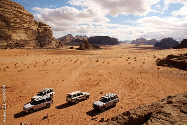 Fototapeta Offroad Advendure in Wadi Rum