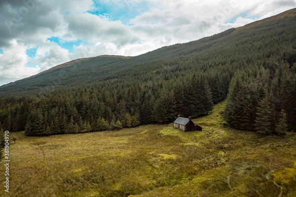 Fototapeta A Bothy in Scotland Used To Keep Hikers and Explorers Safe