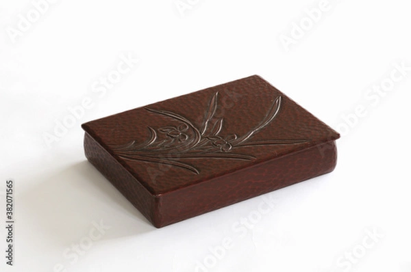 Fototapeta 彫り物がしてある伝統の小物入れ