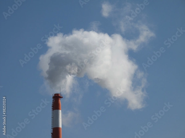 Fototapeta 水蒸気を出すゴミ焼却場の煙突