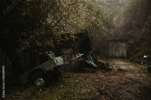 Obraz old abandoned car