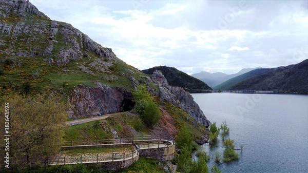 Fototapeta Embalse del Porma
