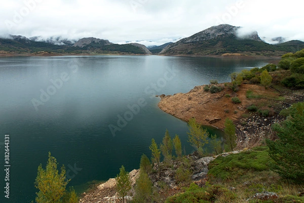 Fototapeta Embalse del Porma