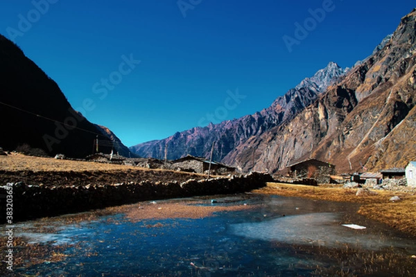 Fototapeta Beautiful view of Kyanjin Gompa village. 