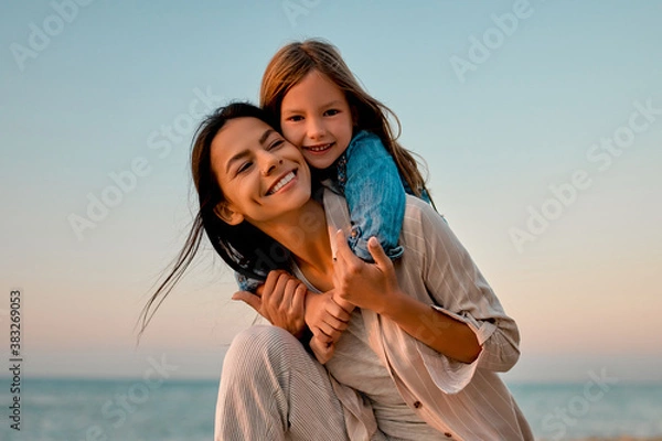 Obraz Mother with daughter on the beach