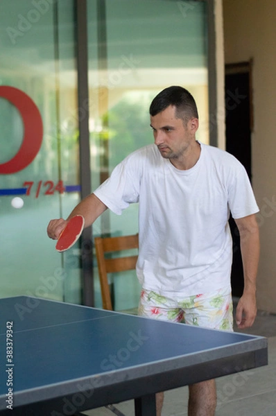 Obraz man playing ping pong game