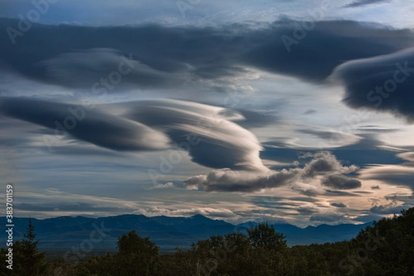 Fototapeta Kamchatka, lenticular clouds in the South Koryak region