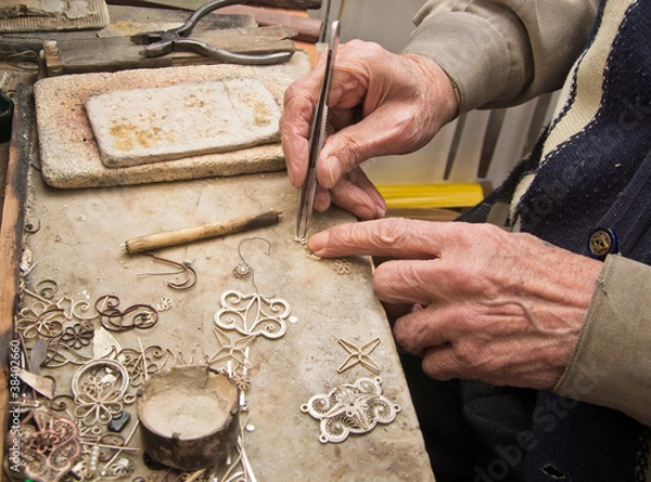 Obraz ręce jubilera