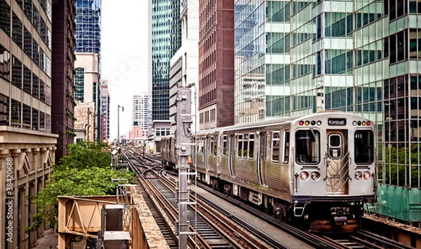 Fototapeta Pociąg poruszający się po torach w Chicago