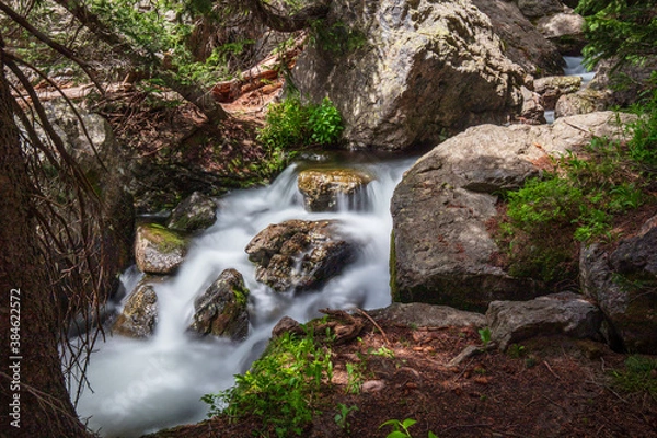 Obraz Emerald Lake trail cascade