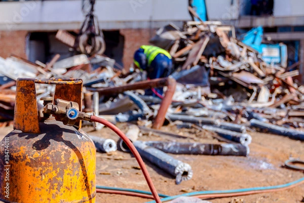 Fototapeta Metal steel gas container with high pressure gauge meter and valves for gas cutting