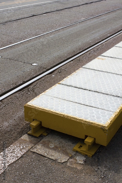 Obraz 路面電車の駅ホーム