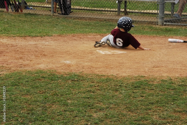 Fototapeta Sliding into Homeplate