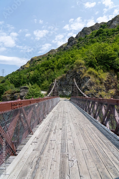 Fototapeta The Kawarau Bridge Bungy is the World's First Commercial Bungy Jumping site. It's 43 metres above the Kawarau River, 20 minutes outside of Queenstown, off of the historic Kawarau Bridge.