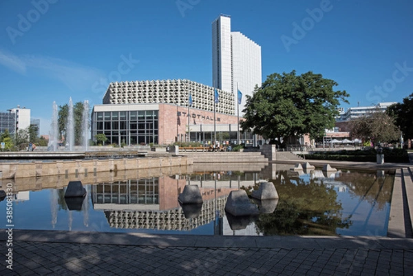 Obraz Chemnitz - Stadthalle und Hotelhochhaus