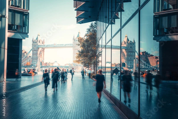 Obraz Business People, Modern Buildings and Tower Bridge, Londyn, Wielka Brytania
