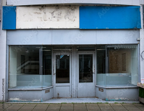 Obraz Shops closed and empty depicting the dying high street in the UK.
