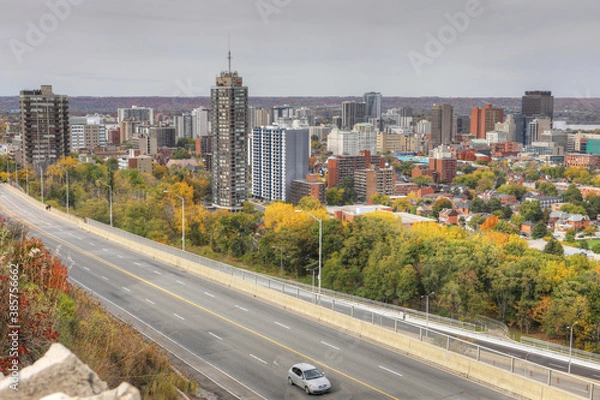 Fototapeta Expressway and skyline of Hamilton, Ontario in autumn
