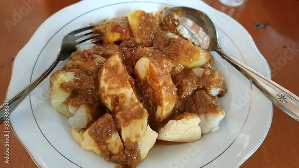 Obraz siomay. traditional indonesian food with peanut sauce. dumpling