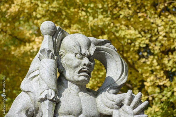 Obraz 黄葉と仁王像