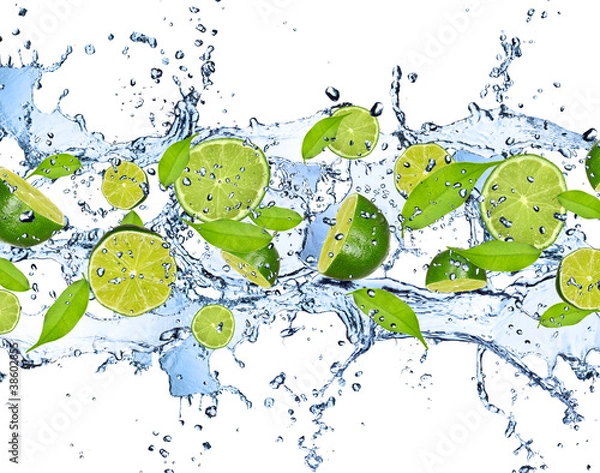 Obraz Świeże limonki w plusk wody, na białym tle