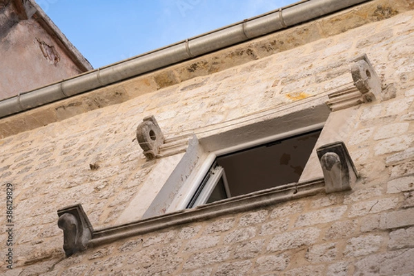 Fototapeta Old window in medieval house of Kotor, Montenegro