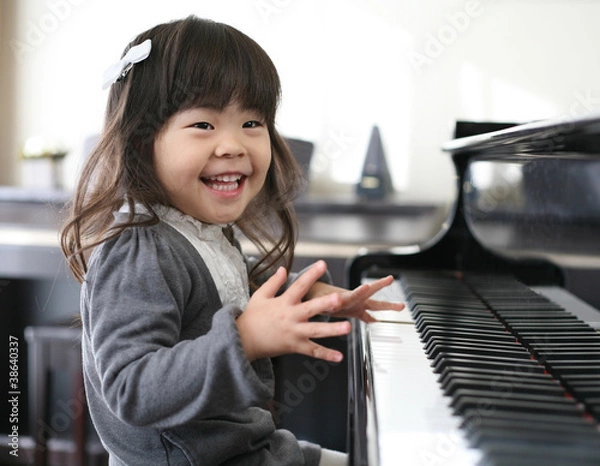 Obraz ピアノを弾く女の子