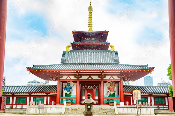 Obraz 四天王寺の中門（仁王門）・金剛力士像