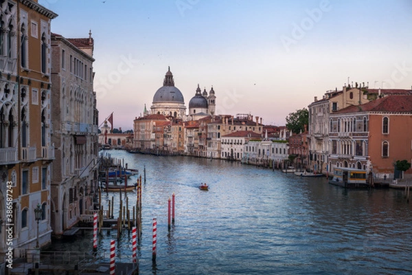 Fototapeta Grand Canal in Venice, with Santa Maria della Salute Basilica in the background.
