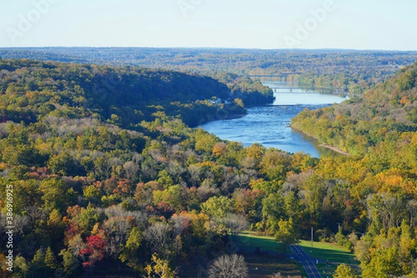 Obraz View of the Delaware River between Bucks County, Pennsylvania, and Hunterdon County, New Jersey, seen from the Bowman’s Hill Tower during foliage season
