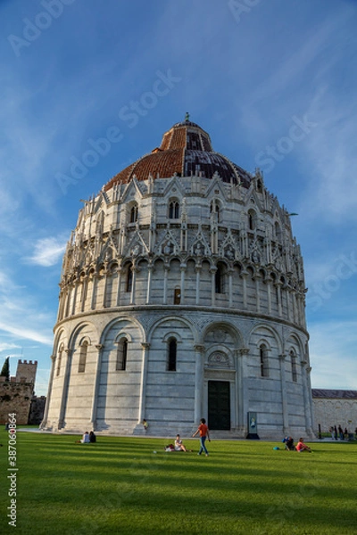 Fototapeta イタリア、ピサのドゥオモ広場