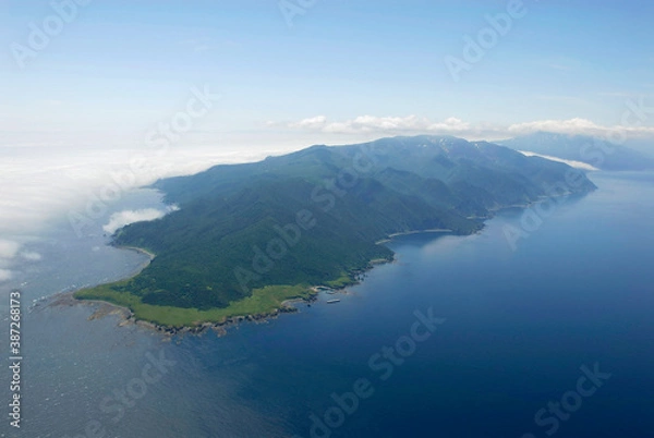 Obraz 空から見る知床半島の全景（北海道・知床）