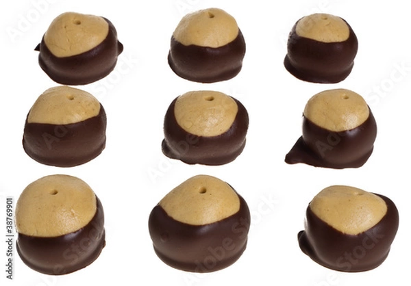 Obraz Dziewięć plików cookie masła orzechowego buckeye na białym tle